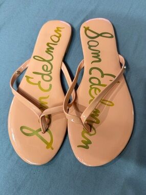 Sam Edelman Women’s Peach Patent Thong Sandals size 8